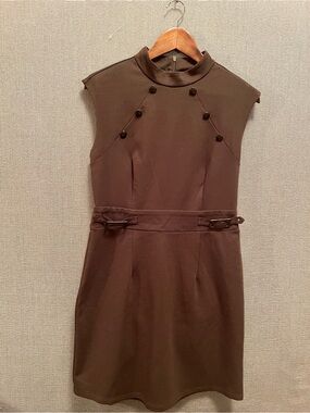 Suzy Shier Brown Sleeveless Mock-Neck Shift Dress